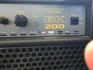 Hughes & Kettner BK 200 Amplificador Bajo