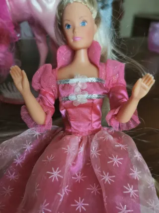 Principessa Barbie non originale a cavallo