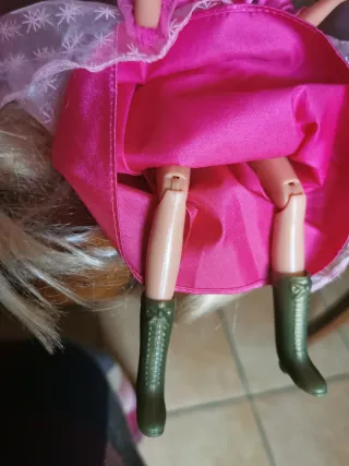 Principessa Barbie non originale a cavallo