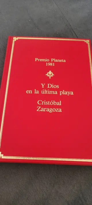 Tapa dura: Y DIOS EN LA ÚLTIMA PLAYA. Premio Plane