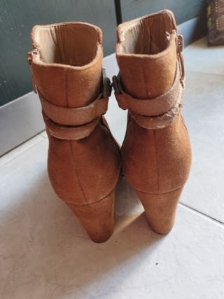 Botines tacón ante marrón talla 37