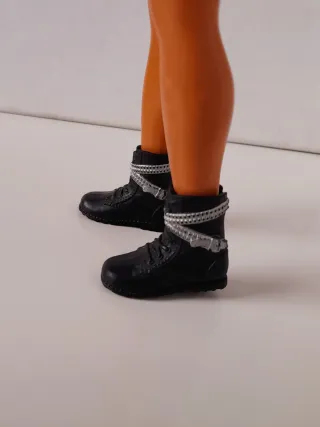 stivaletti anfibi per Ken di Barbie