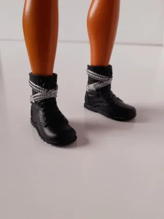 stivaletti anfibi per Ken di Barbie