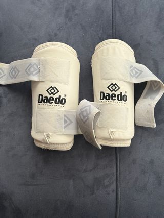 Antebrazos Taekwondo Daedo Talla S