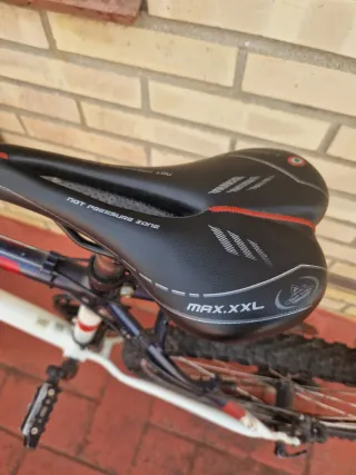 Bicicleta Rockrider Blanca y Azul