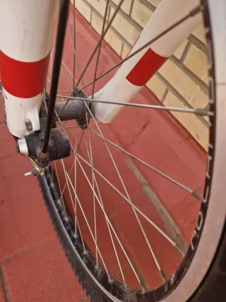 Bicicleta Rockrider Blanca y Azul