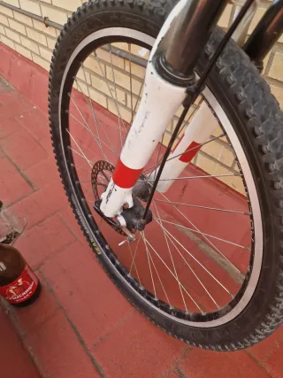 Bicicleta Rockrider Blanca y Azul