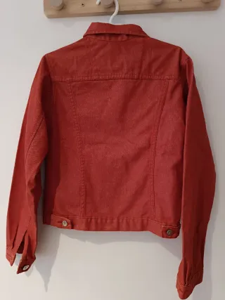 Cazadora vaquera roja Talla S