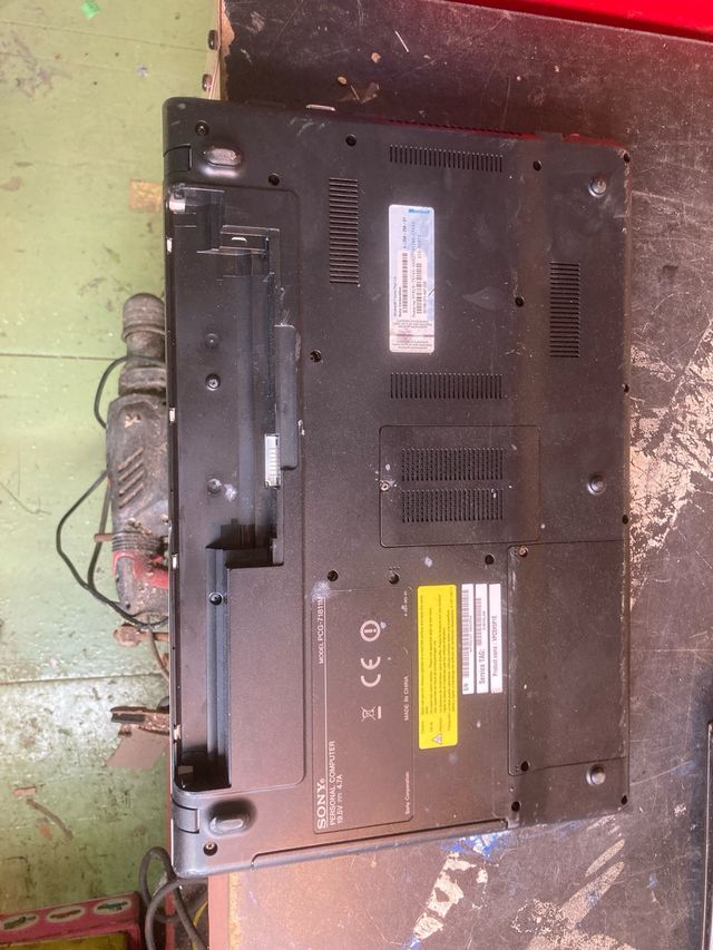 Lotes de portátiles Sony, Asus, MSI sin probar