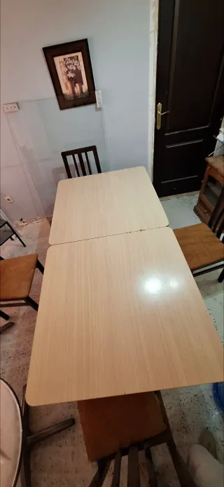 Mesa y 4 Sillas