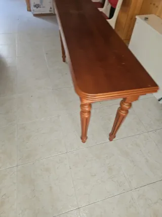 Mesa de comedor grande de madera