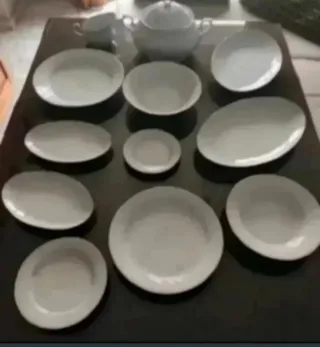 Vajilla de porcelana blanca