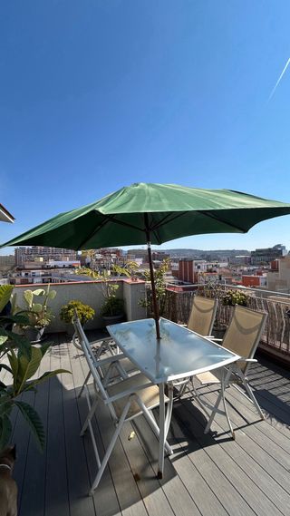 Mesa Exterior 150x90 + 4 Sillas + Sombrilla