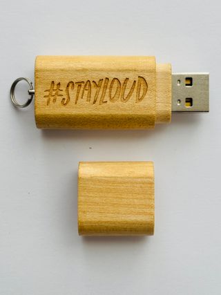 Pendrive USB 4GB Skullcandy de madera