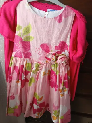 Vestido talla 5  y rebeca talla 4 ( talla amplia)