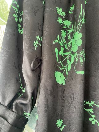 Vestido Zara Seda Negro y Verde Estampado