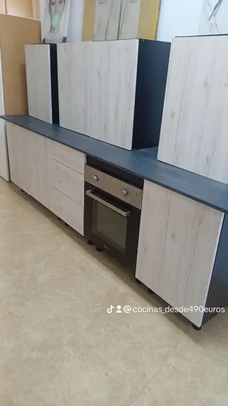 Cocinas económicas de varias medidas estándar