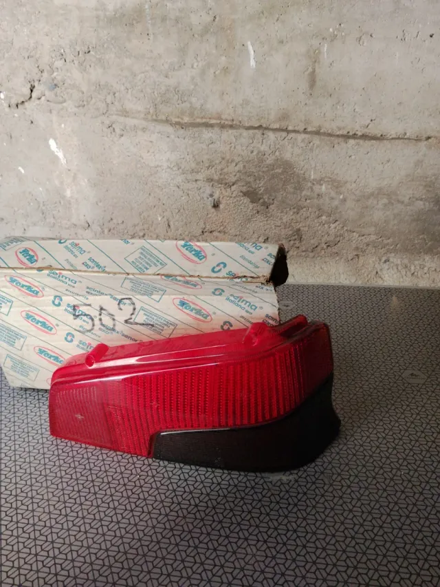 Tulipa Piloto Trasero Derecho Peugeot 106
