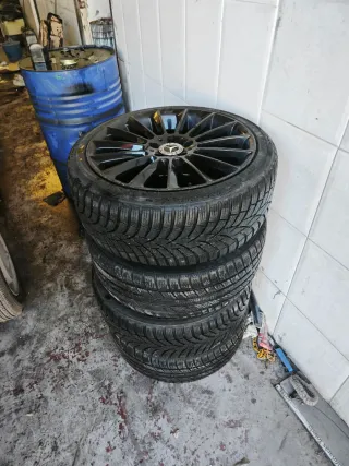 Llanta de aleación negra