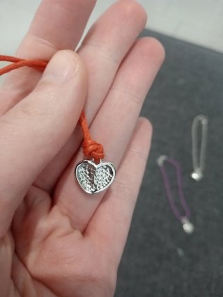 Set collana e 2 braccialetti cuori e fiore