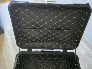 Baúl Moto 65L Negro Interior Acolchado