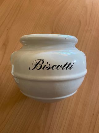 Biscottiera in ceramica bianca
