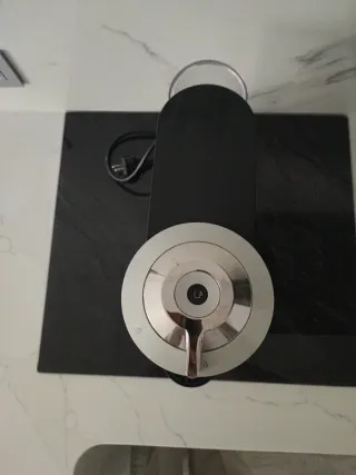 Cafetera Nespresso gris perla