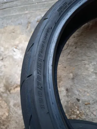 Neumático Dunlop RoadSport 2