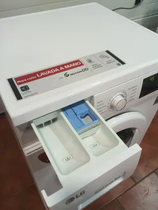 Lavadora LG Direct Drive 8kg 1400rpm totalmente nu