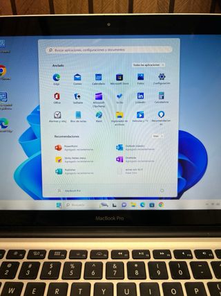 MacBook Pro i5 8GB RAM 240GB SSD windows 11 pro