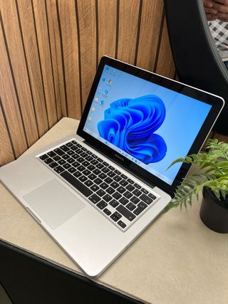 MacBook Pro i5 8GB RAM 240GB SSD windows 11 pro