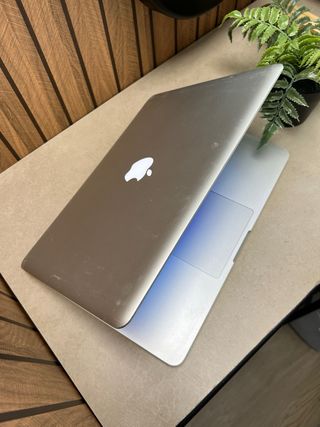 MacBook Pro i5 8GB RAM 240GB SSD windows 11 pro