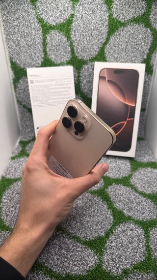 iPhone 16 Pro Max 256GB desert - Batt 100%