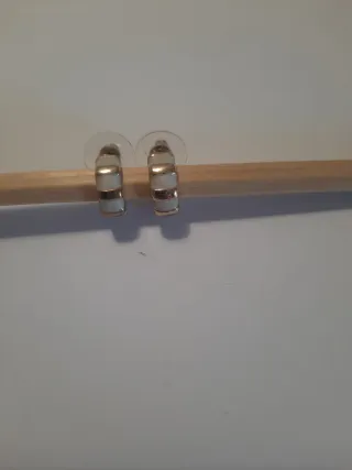 Conjunto de pulseras y pendientes