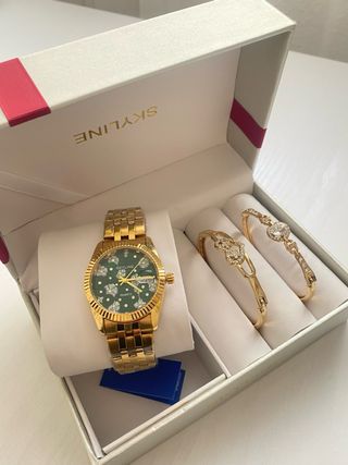 Reloj Dorado y Verde
