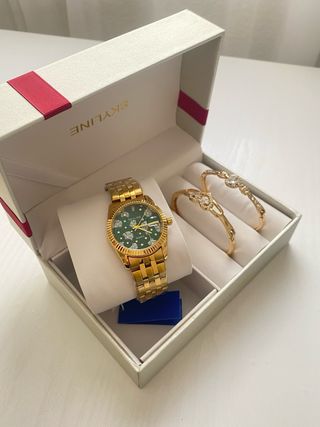 Reloj Dorado y Verde