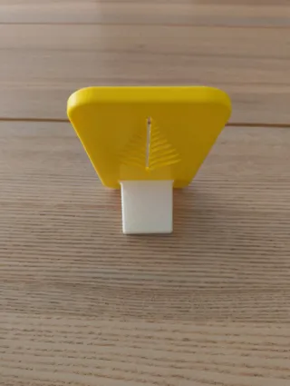 Soporte móvil amarillo árbol