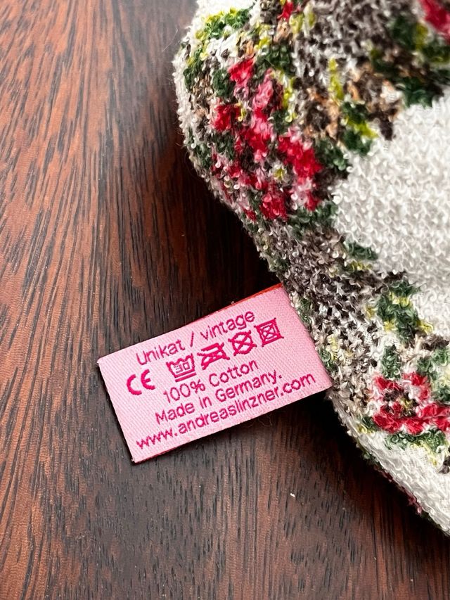 Conejo de peluche Linzner floral único colección