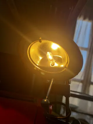 Flexo de escritorio azul y rojo