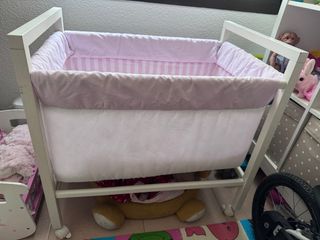 Minicuna blanca y rosa