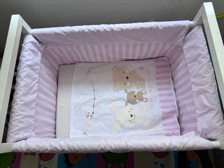 Minicuna blanca y rosa