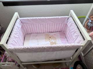 Minicuna blanca y rosa