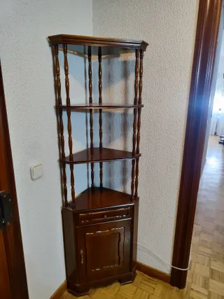 Mueble esquinero de madera