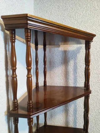 Mueble esquinero de madera