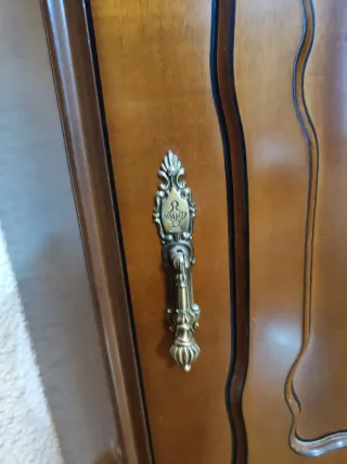 Mueble esquinero de madera