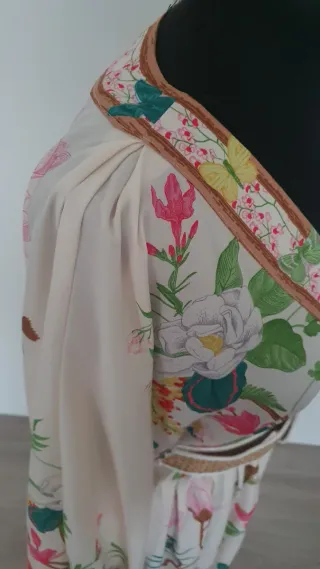 Vestido estampado floral manga larga