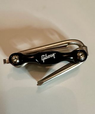 Multiherramienta Gibson para guitarras y bajos