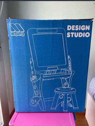 Pizarra-pupitre infantil con taburete