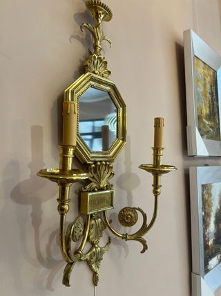 Aplique de pared dorado con espejo