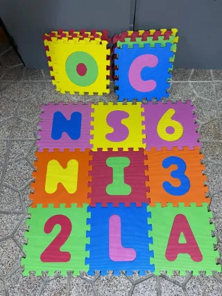 30 Piezas Goma Eva Puzzle Colores